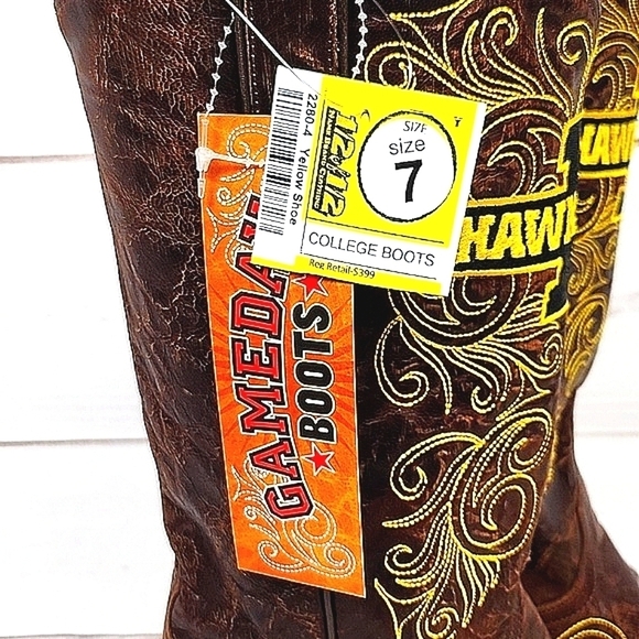 Gameday NCAA Iowa Hawkeyes Women's Sz 7 Embroidered Distressed Leather Boots NWT - Picture 7 of 10